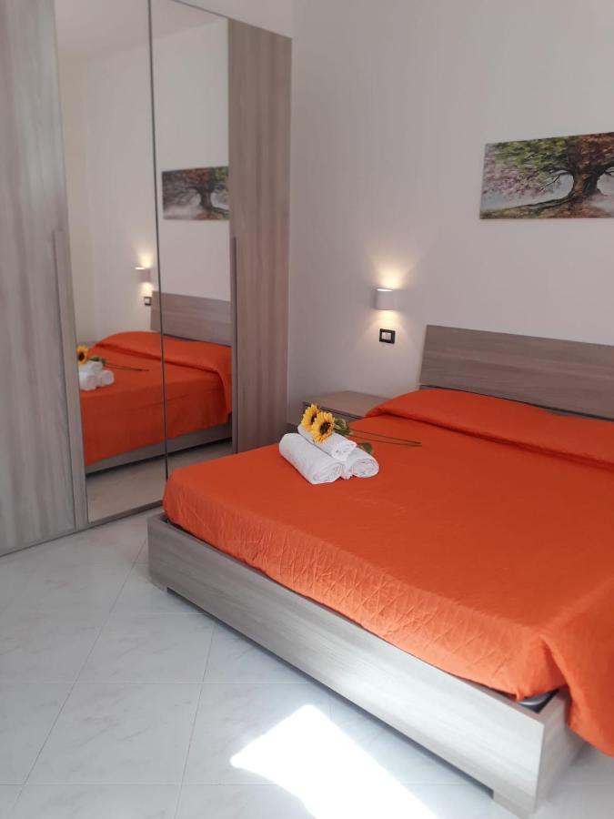Il Girasole Apartment Боза Екстериор снимка