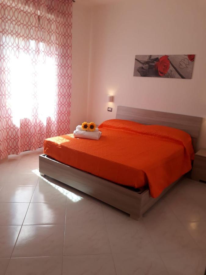 Il Girasole Apartment Боза Екстериор снимка