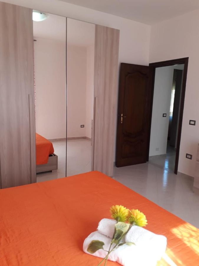 Il Girasole Apartment Боза Екстериор снимка