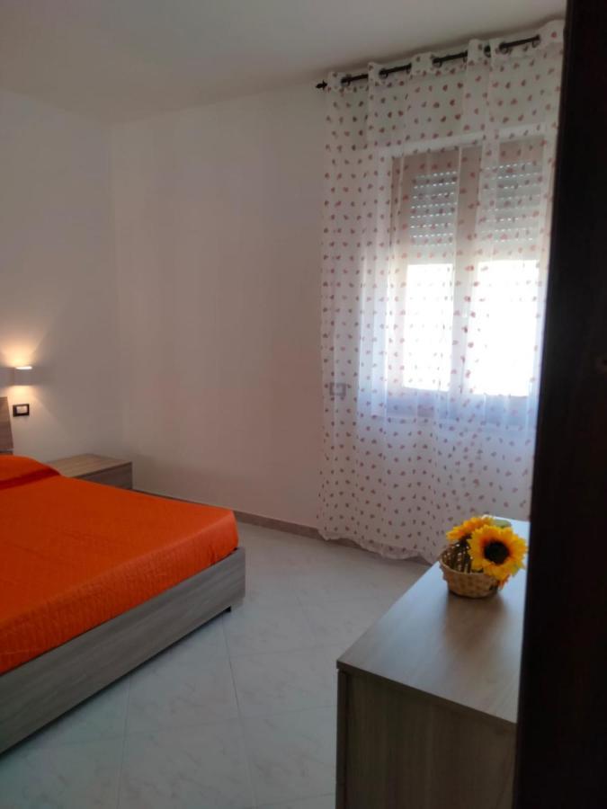 Il Girasole Apartment Боза Екстериор снимка