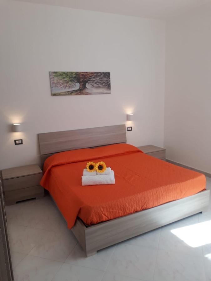 Il Girasole Apartment Боза Екстериор снимка