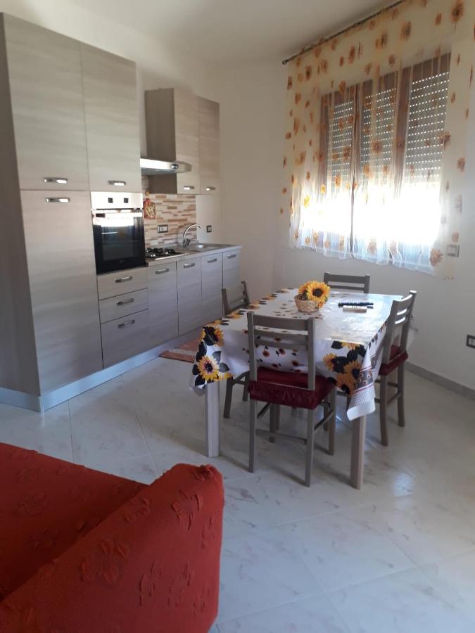 Il Girasole Apartment Боза Екстериор снимка
