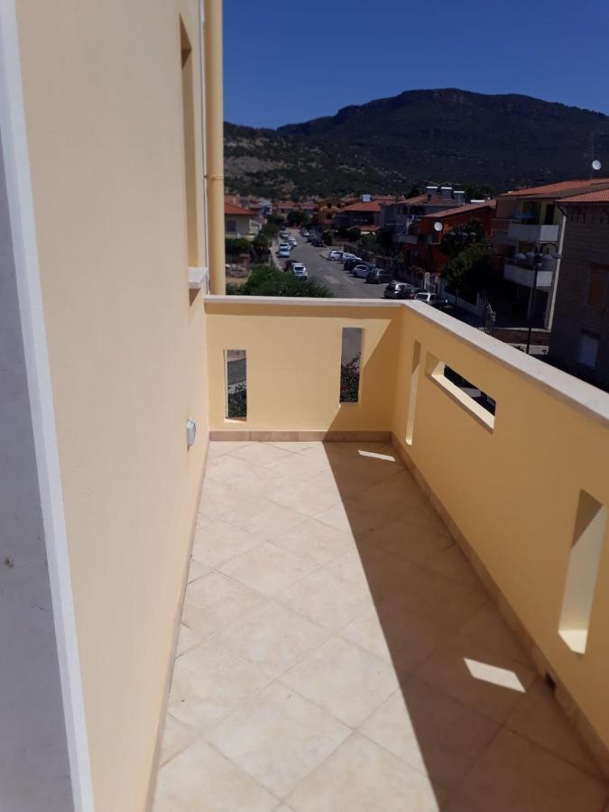 Il Girasole Apartment Боза Екстериор снимка